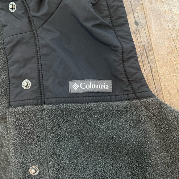 Columbia women’s Benton Springs Overlay Vest - Picture 2 of 5